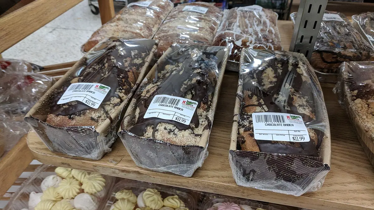 Rose's Brownie's 'N' Bake's – bakery in Elland town centre